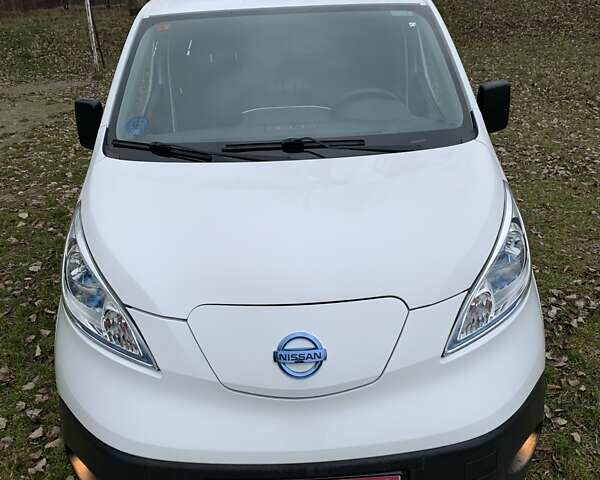 Білий Ніссан e-NV200, об'ємом двигуна 0 л та пробігом 92 тис. км за 12500 $, фото 2 на Automoto.ua