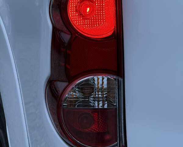 Белый Ниссан e-NV200, объемом двигателя 0 л и пробегом 145 тыс. км за 12700 $, фото 17 на Automoto.ua