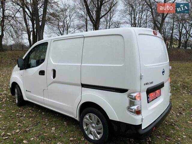 Білий Ніссан e-NV200, об'ємом двигуна 0 л та пробігом 92 тис. км за 12500 $, фото 25 на Automoto.ua