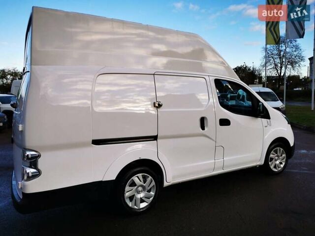 Белый Ниссан e-NV200, объемом двигателя 0 л и пробегом 49 тыс. км за 13500 $, фото 4 на Automoto.ua