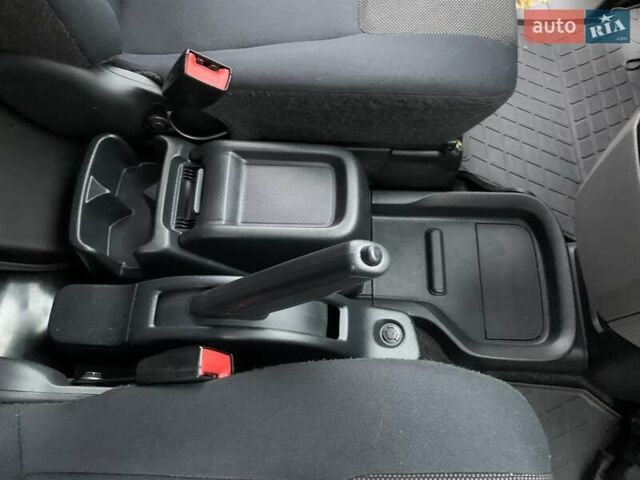 Білий Ніссан e-NV200, об'ємом двигуна 0 л та пробігом 92 тис. км за 12500 $, фото 43 на Automoto.ua