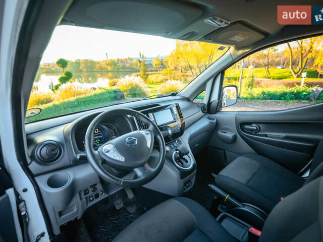 Білий Ніссан e-NV200, об'ємом двигуна 0 л та пробігом 49 тис. км за 14600 $, фото 17 на Automoto.ua