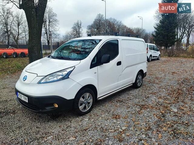 Белый Ниссан e-NV200, объемом двигателя 0 л и пробегом 80 тыс. км за 13500 $, фото 9 на Automoto.ua