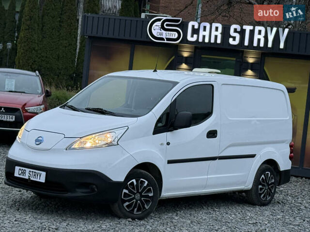 Белый Ниссан e-NV200, объемом двигателя 0 л и пробегом 145 тыс. км за 12700 $, фото 9 на Automoto.ua