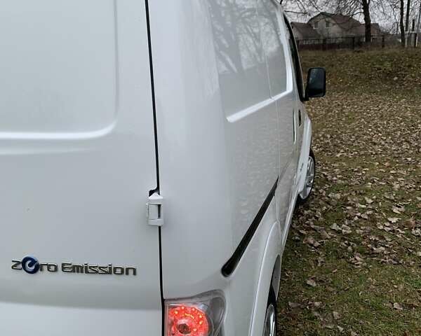 Білий Ніссан e-NV200, об'ємом двигуна 0 л та пробігом 92 тис. км за 12500 $, фото 34 на Automoto.ua