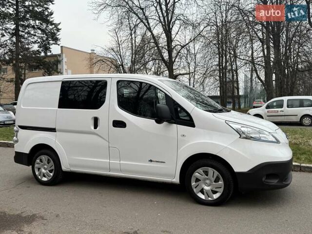 Білий Ніссан e-NV200, об'ємом двигуна 0 л та пробігом 27 тис. км за 16500 $, фото 7 на Automoto.ua