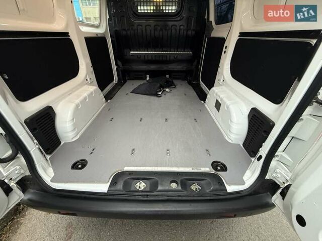 Білий Ніссан e-NV200, об'ємом двигуна 0 л та пробігом 27 тис. км за 16500 $, фото 51 на Automoto.ua