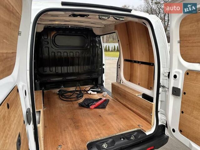 Белый Ниссан e-NV200, объемом двигателя 0 л и пробегом 4 тыс. км за 15399 $, фото 29 на Automoto.ua