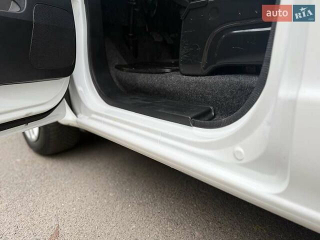 Білий Ніссан e-NV200, об'ємом двигуна 0 л та пробігом 27 тис. км за 16500 $, фото 20 на Automoto.ua