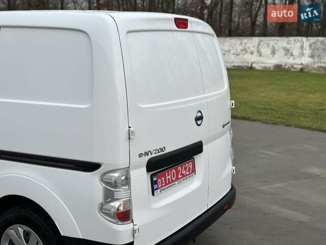 Белый Ниссан e-NV200, объемом двигателя 0 л и пробегом 4 тыс. км за 15399 $, фото 19 на Automoto.ua