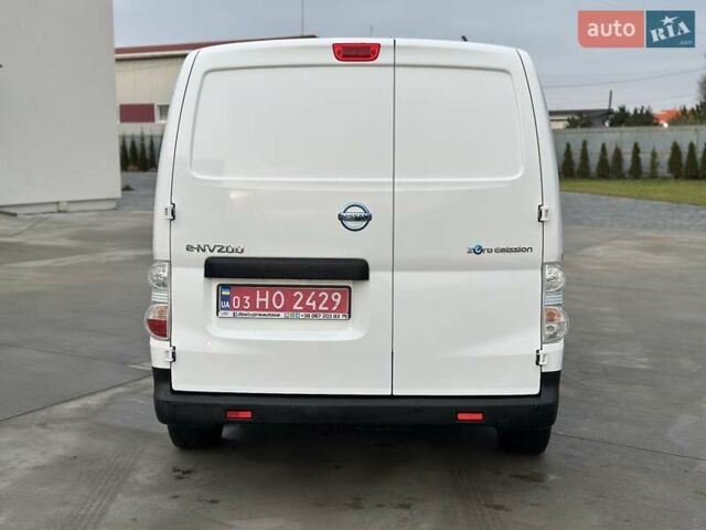 Белый Ниссан e-NV200, объемом двигателя 0 л и пробегом 4 тыс. км за 15399 $, фото 5 на Automoto.ua