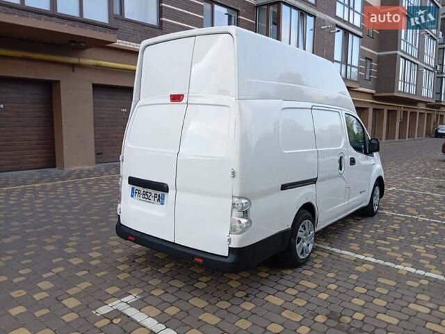 Білий Ніссан e-NV200, об'ємом двигуна 0 л та пробігом 61 тис. км за 12600 $, фото 8 на Automoto.ua