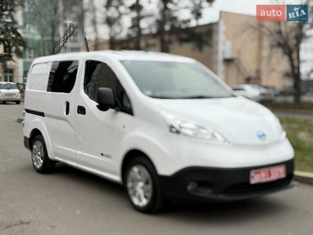 Білий Ніссан e-NV200, об'ємом двигуна 0 л та пробігом 27 тис. км за 16500 $, фото 5 на Automoto.ua