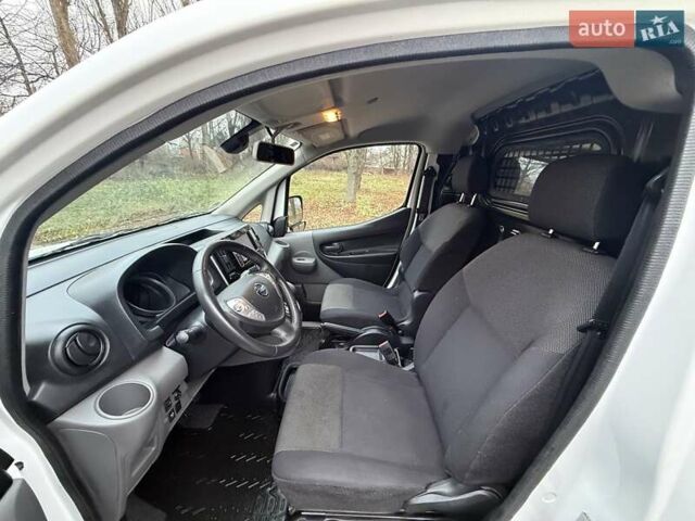 Білий Ніссан e-NV200, об'ємом двигуна 0 л та пробігом 27 тис. км за 16500 $, фото 21 на Automoto.ua