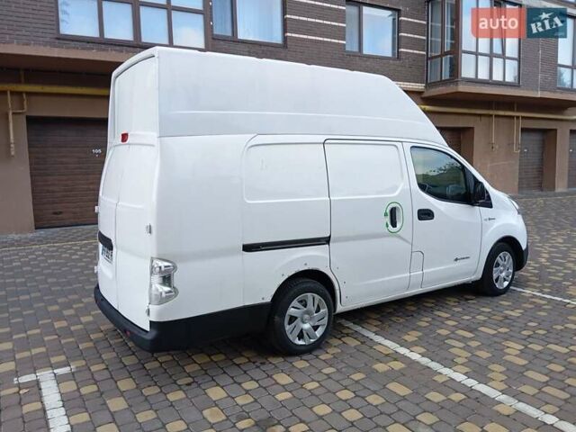 Білий Ніссан e-NV200, об'ємом двигуна 0 л та пробігом 61 тис. км за 12600 $, фото 7 на Automoto.ua