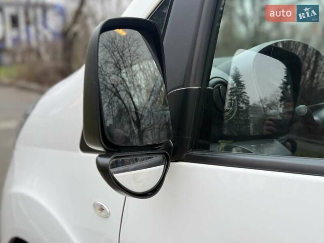 Білий Ніссан e-NV200, об'ємом двигуна 0 л та пробігом 27 тис. км за 16500 $, фото 17 на Automoto.ua