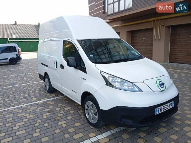 Білий Ніссан e-NV200, об'ємом двигуна 0 л та пробігом 61 тис. км за 12600 $, фото 4 на Automoto.ua