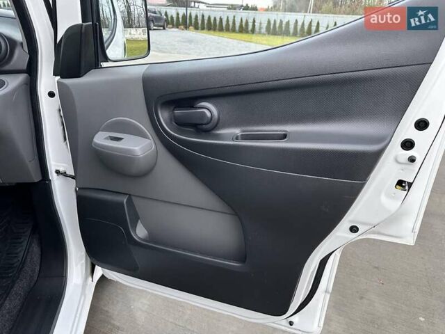 Белый Ниссан e-NV200, объемом двигателя 0 л и пробегом 4 тыс. км за 15399 $, фото 16 на Automoto.ua