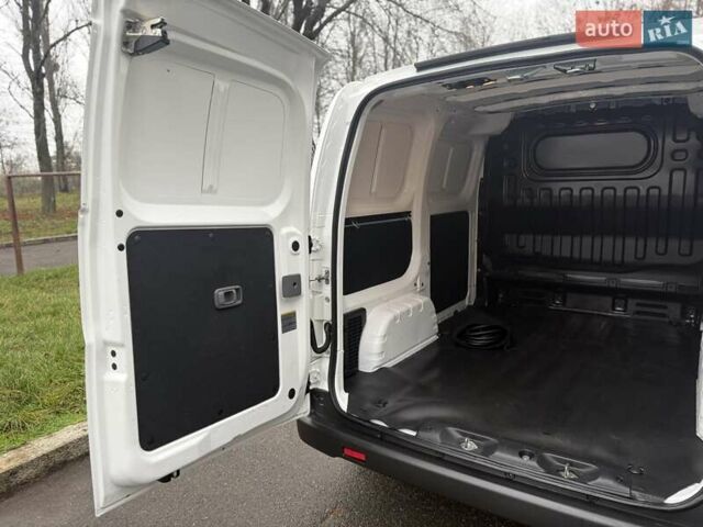 Білий Ніссан e-NV200, об'ємом двигуна 0 л та пробігом 48 тис. км за 15700 $, фото 25 на Automoto.ua