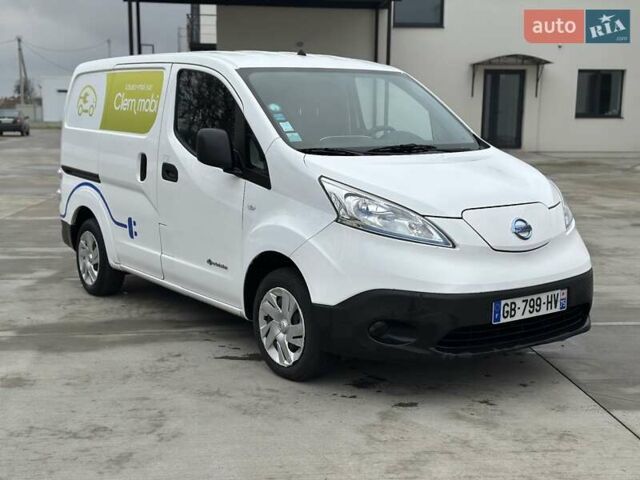 Белый Ниссан e-NV200, объемом двигателя 0 л и пробегом 38 тыс. км за 14999 $, фото 2 на Automoto.ua