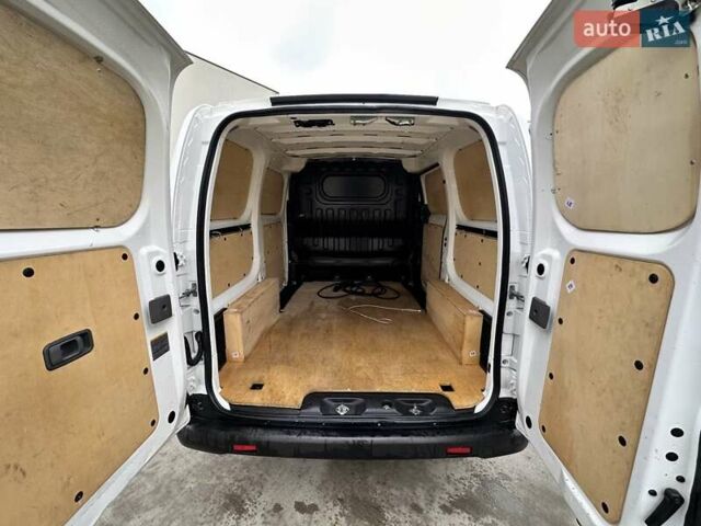 Белый Ниссан e-NV200, объемом двигателя 0 л и пробегом 38 тыс. км за 14999 $, фото 19 на Automoto.ua