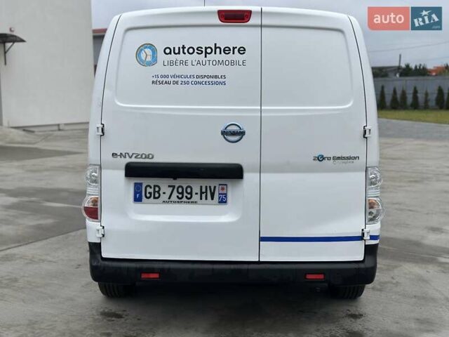Белый Ниссан e-NV200, объемом двигателя 0 л и пробегом 38 тыс. км за 14999 $, фото 8 на Automoto.ua
