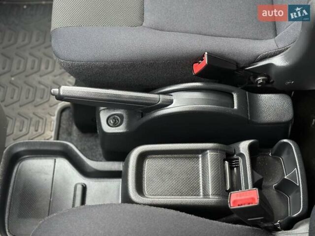 Белый Ниссан e-NV200, объемом двигателя 0 л и пробегом 38 тыс. км за 14999 $, фото 26 на Automoto.ua