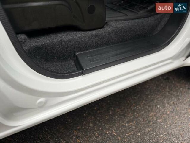 Білий Ніссан e-NV200, об'ємом двигуна 0 л та пробігом 48 тис. км за 15700 $, фото 19 на Automoto.ua