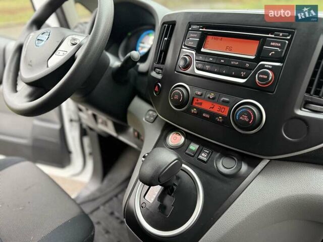 Білий Ніссан e-NV200, об'ємом двигуна 0 л та пробігом 48 тис. км за 15700 $, фото 18 на Automoto.ua