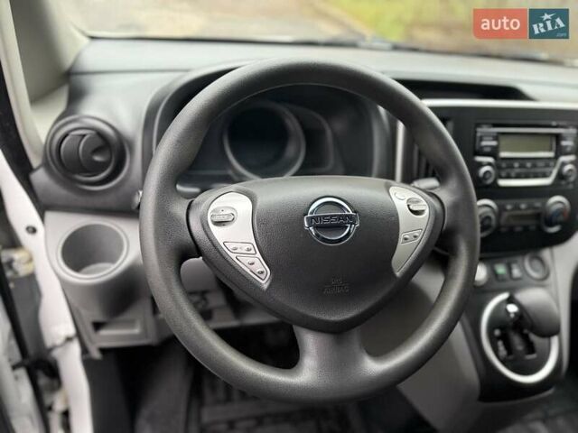 Білий Ніссан e-NV200, об'ємом двигуна 0 л та пробігом 48 тис. км за 15700 $, фото 12 на Automoto.ua