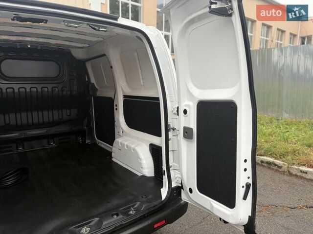 Білий Ніссан e-NV200, об'ємом двигуна 0 л та пробігом 48 тис. км за 15700 $, фото 36 на Automoto.ua