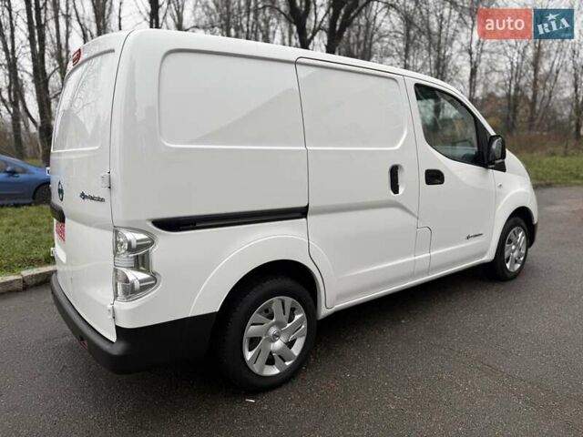 Білий Ніссан e-NV200, об'ємом двигуна 0 л та пробігом 48 тис. км за 15700 $, фото 8 на Automoto.ua