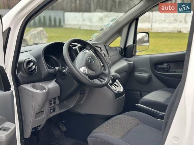 Белый Ниссан e-NV200, объемом двигателя 0 л и пробегом 38 тыс. км за 14999 $, фото 22 на Automoto.ua