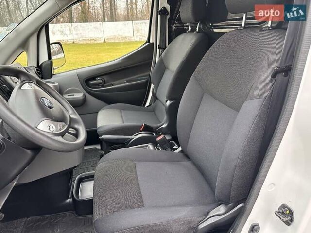 Белый Ниссан e-NV200, объемом двигателя 0 л и пробегом 38 тыс. км за 14999 $, фото 27 на Automoto.ua