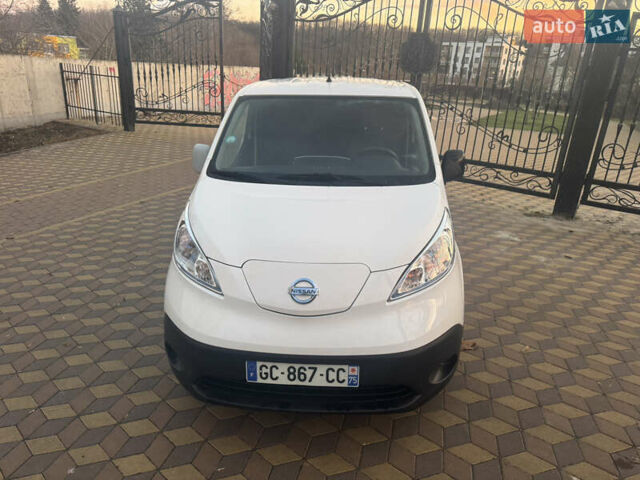 Белый Ниссан e-NV200, объемом двигателя 0 л и пробегом 46 тыс. км за 12900 $, фото 2 на Automoto.ua