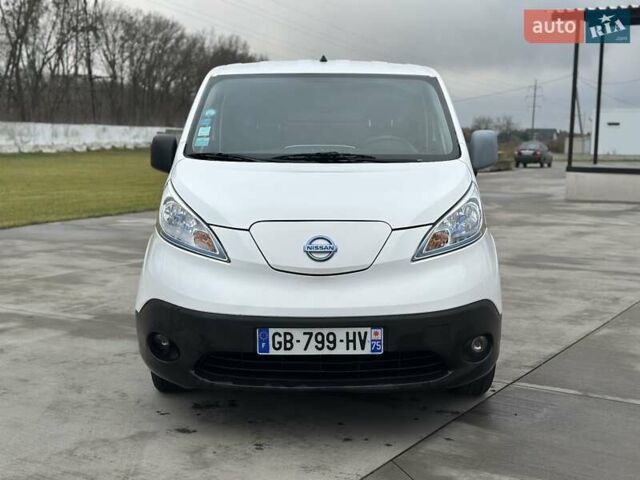 Белый Ниссан e-NV200, объемом двигателя 0 л и пробегом 38 тыс. км за 14999 $, фото 1 на Automoto.ua