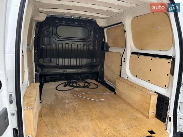 Белый Ниссан e-NV200, объемом двигателя 0 л и пробегом 38 тыс. км за 14999 $, фото 18 на Automoto.ua