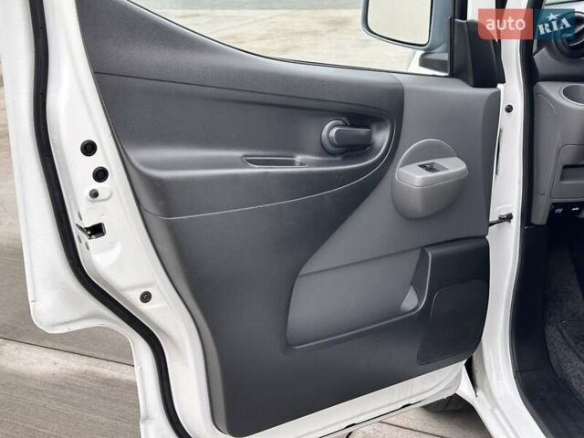 Белый Ниссан e-NV200, объемом двигателя 0 л и пробегом 38 тыс. км за 14999 $, фото 17 на Automoto.ua