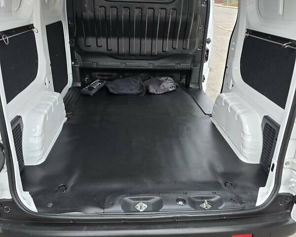 Білий Ніссан e-NV200, об'ємом двигуна 0 л та пробігом 43 тис. км за 18000 $, фото 19 на Automoto.ua