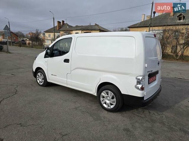 Білий Ніссан e-NV200, об'ємом двигуна 0 л та пробігом 43 тис. км за 18000 $, фото 2 на Automoto.ua