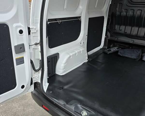 Білий Ніссан e-NV200, об'ємом двигуна 0 л та пробігом 43 тис. км за 18000 $, фото 20 на Automoto.ua