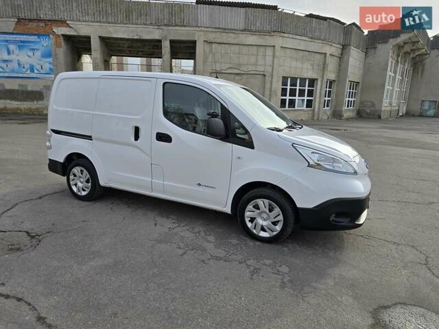 Білий Ніссан e-NV200, об'ємом двигуна 0 л та пробігом 43 тис. км за 18000 $, фото 9 на Automoto.ua