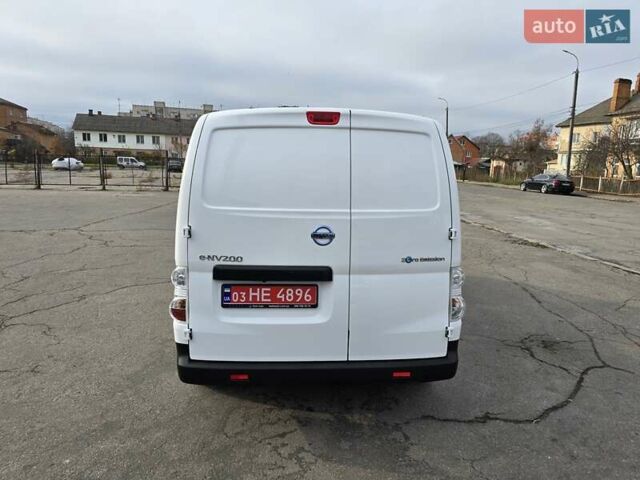 Білий Ніссан e-NV200, об'ємом двигуна 0 л та пробігом 43 тис. км за 18000 $, фото 4 на Automoto.ua
