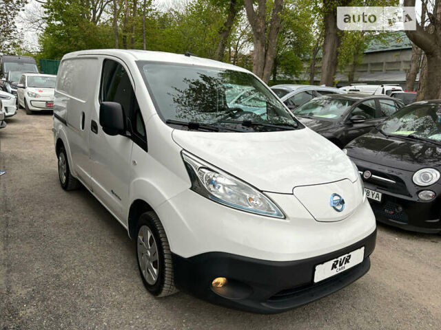 Белый Ниссан e-NV200, объемом двигателя 0 л и пробегом 122 тыс. км за 8200 $, фото 1 на Automoto.ua