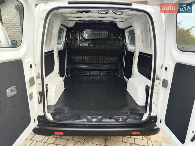 Белый Ниссан e-NV200, объемом двигателя 0 л и пробегом 45 тыс. км за 13999 $, фото 22 на Automoto.ua