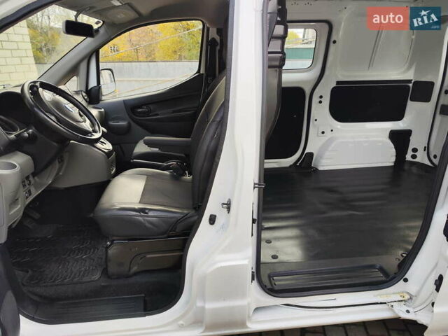 Белый Ниссан e-NV200, объемом двигателя 0 л и пробегом 45 тыс. км за 13999 $, фото 9 на Automoto.ua