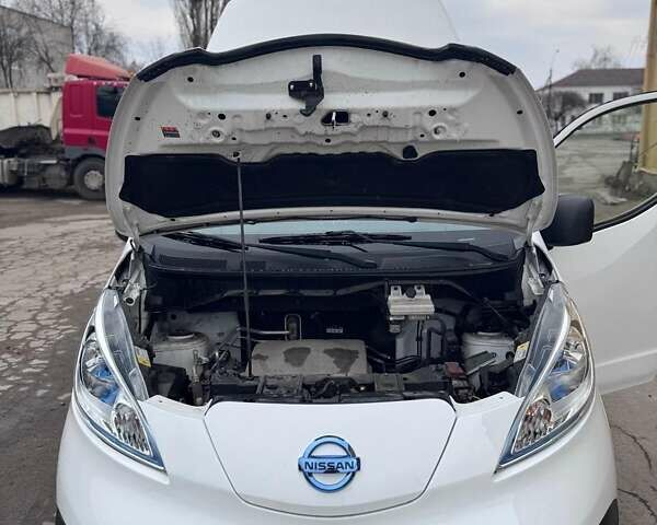 Белый Ниссан e-NV200, объемом двигателя 0 л и пробегом 49 тыс. км за 14500 $, фото 26 на Automoto.ua