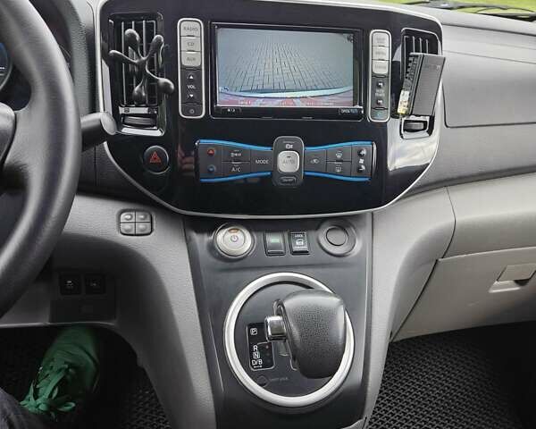 Білий Ніссан e-NV200, об'ємом двигуна 0 л та пробігом 96 тис. км за 12950 $, фото 10 на Automoto.ua