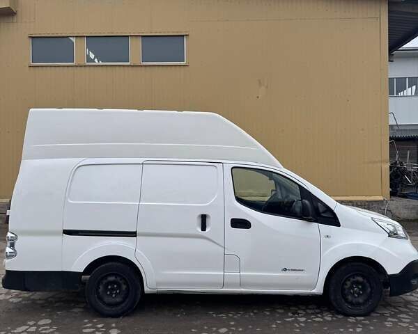 Белый Ниссан e-NV200, объемом двигателя 0 л и пробегом 49 тыс. км за 14500 $, фото 14 на Automoto.ua