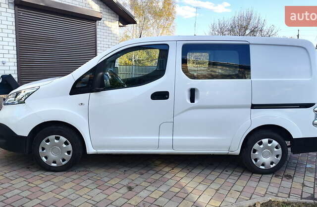 Белый Ниссан e-NV200, объемом двигателя 0 л и пробегом 45 тыс. км за 13999 $, фото 7 на Automoto.ua